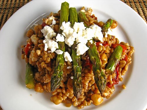 Roasted Asparagus and Red Pepper Farro Salad