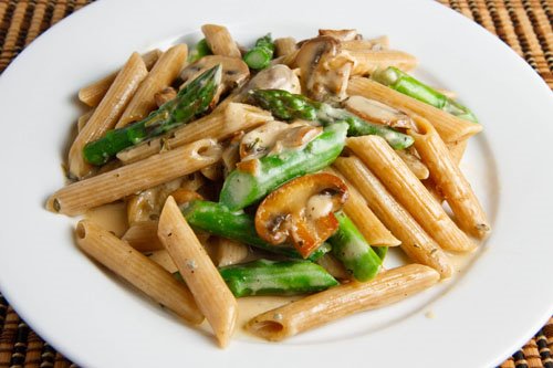 Penne with Asparagus and Mushrooms in a Gorgonzola Sauce