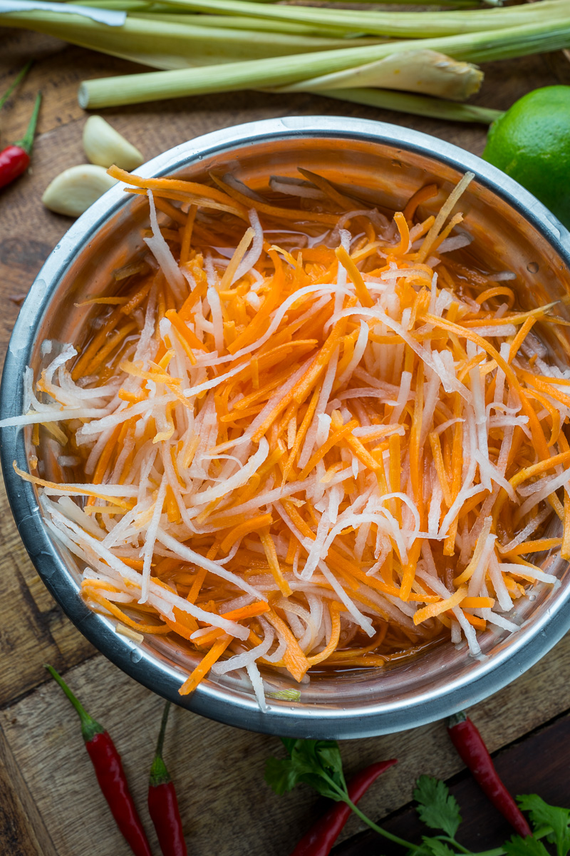 Vietnamese Pickled Carrots and Daikon Radish