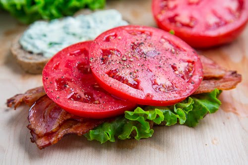 BLT (Bacon Lettuce and Tomato Sandwich)